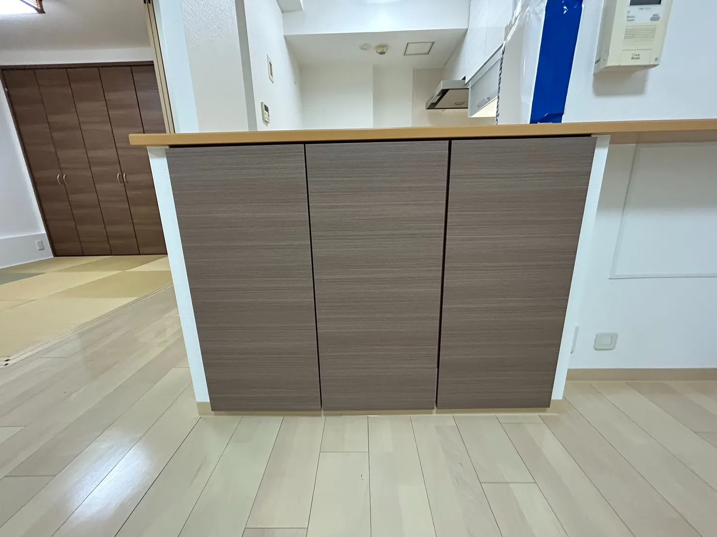 什器ダイノックシート貼り工事一式等